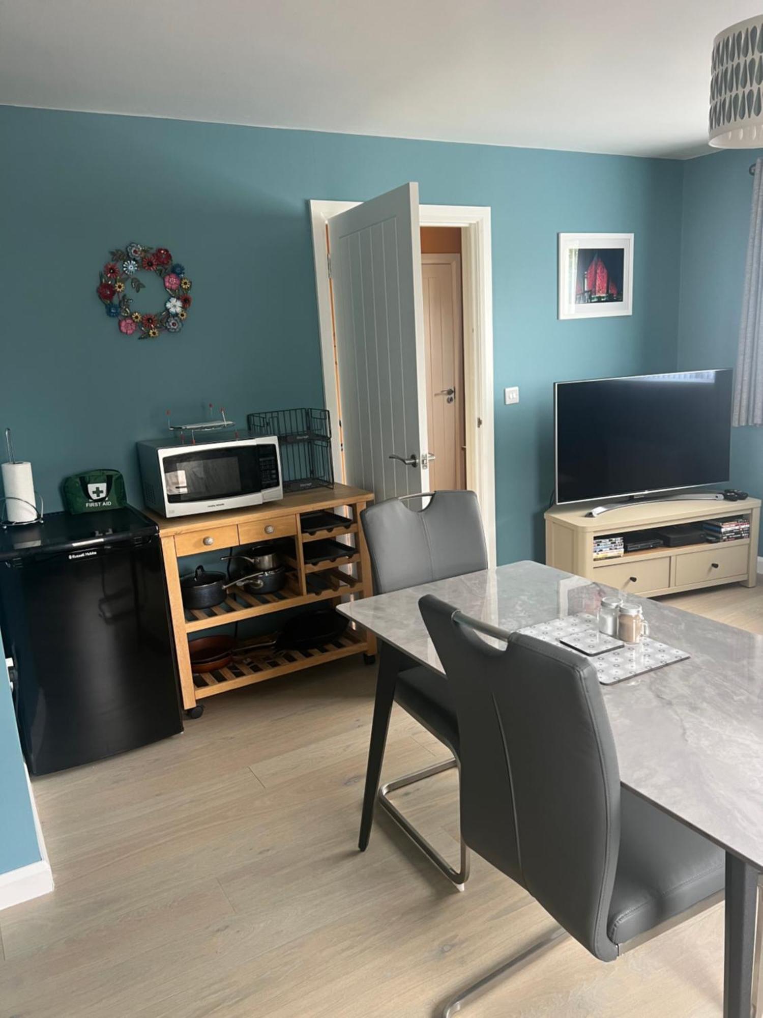 'Kodi'S Place' Well Appointed 1 Bedroom Apartment With Excellent Transport Links And Free Wi-Fi Whiteabbey Exteriör bild